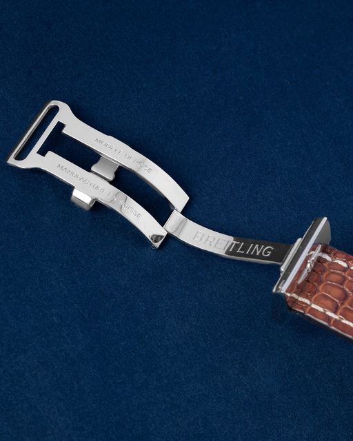 Breitling Navitimer Chronograph GMT 46 A24322 Image 3